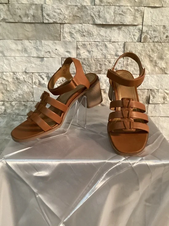 Vionic Maisy Dress Sandal (New) - Picture 2 of 9